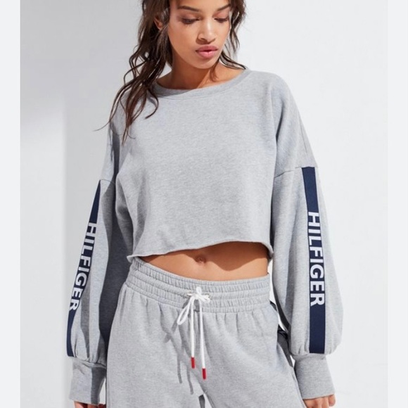 Tommy Hilfiger Gray Cropped Sweatshirt Long Sleeve Logo Spell-out EUC L - Picture 1 of 8